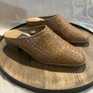 Selly Moc Fit Handcrafted shoes size 8.5
